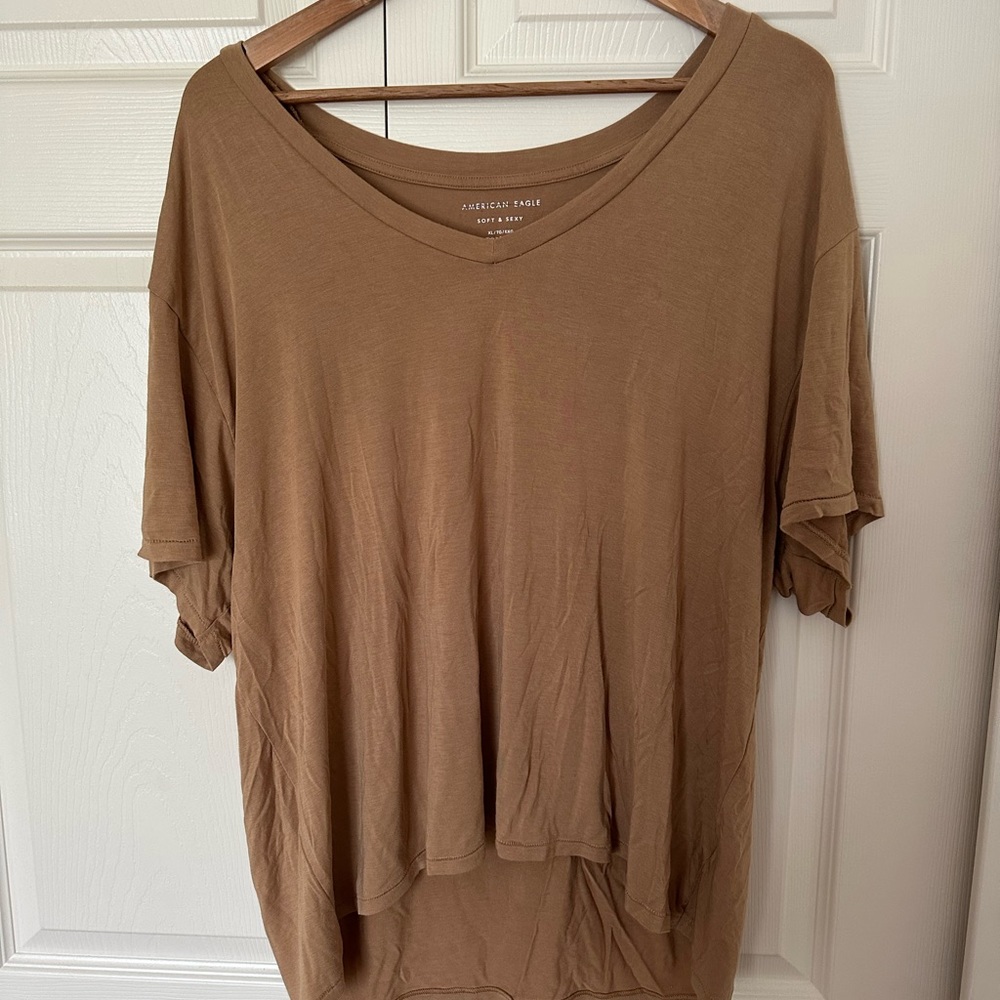 American Eagle Soft and Sexy V Neck Tee Size XL